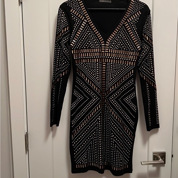 Gorgeous black party dress from Suzy Shier - Picture 2 of 4